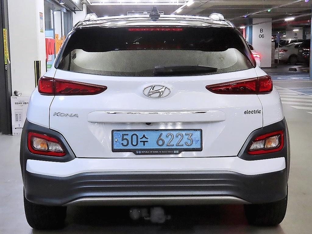 HYUNDAI Kona - Vista 5