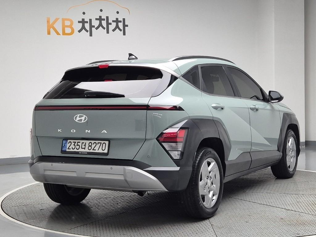 HYUNDAI Kona - Vista 4