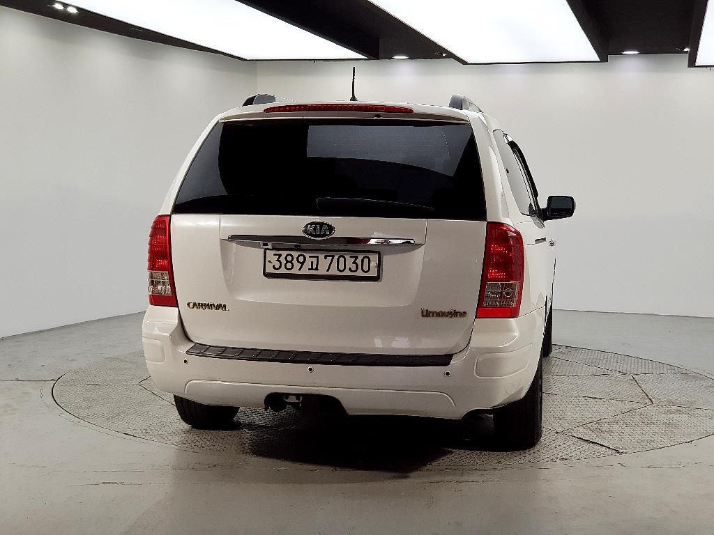 KIA Carnival - Vista 3