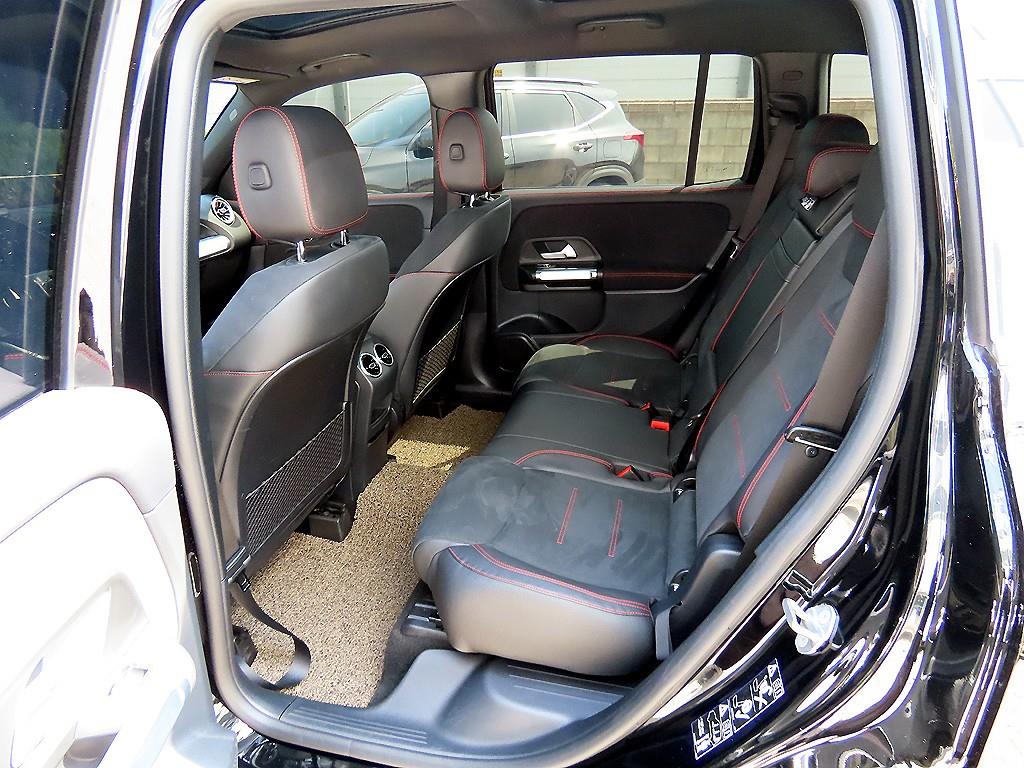 Mercedes Benz GLB Class - Vista 6