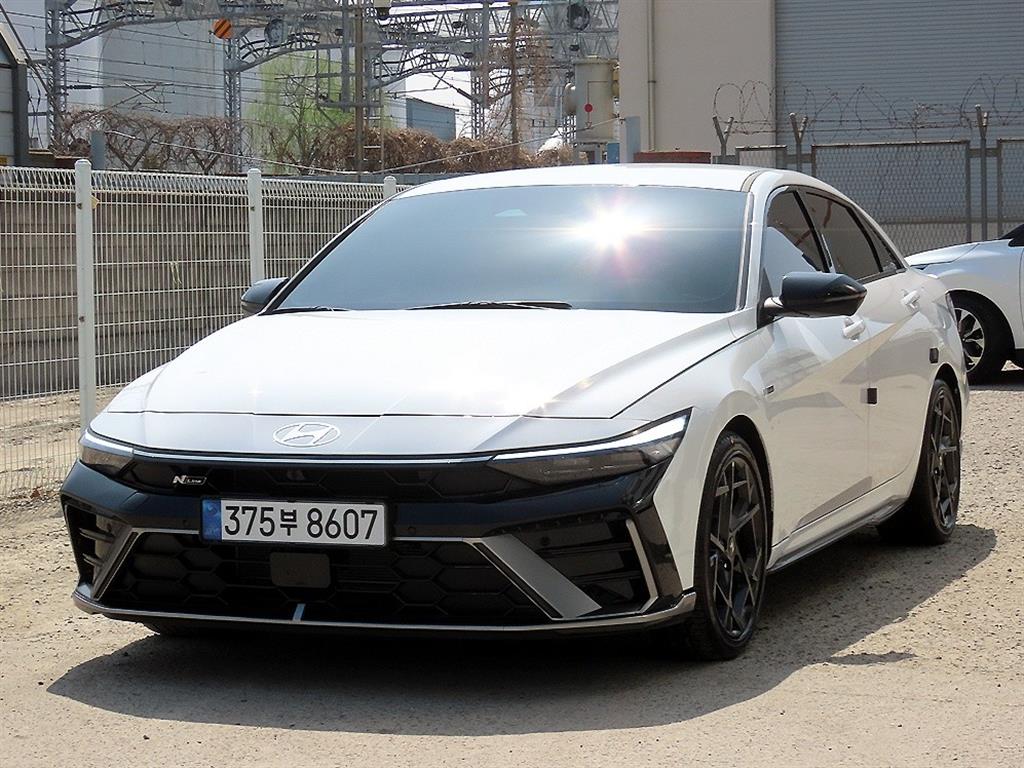 HYUNDAI Avante - Vista 2