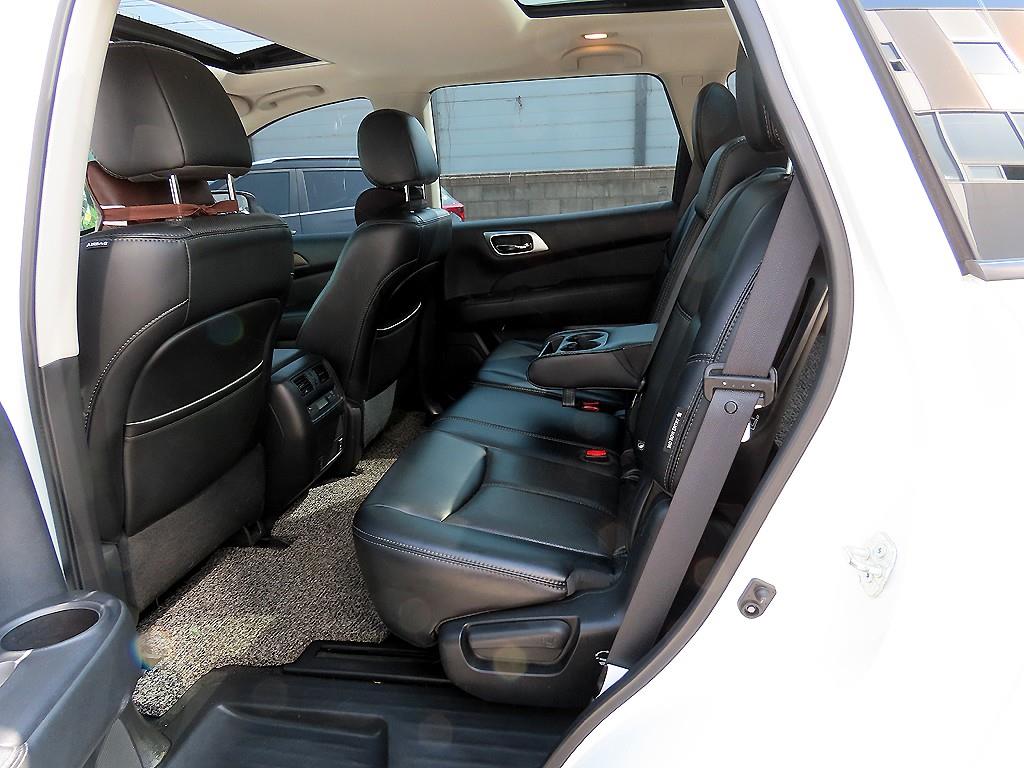 Nissan Pathfinder - Vista 6