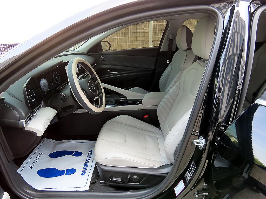 HYUNDAI Avante - Vista 5