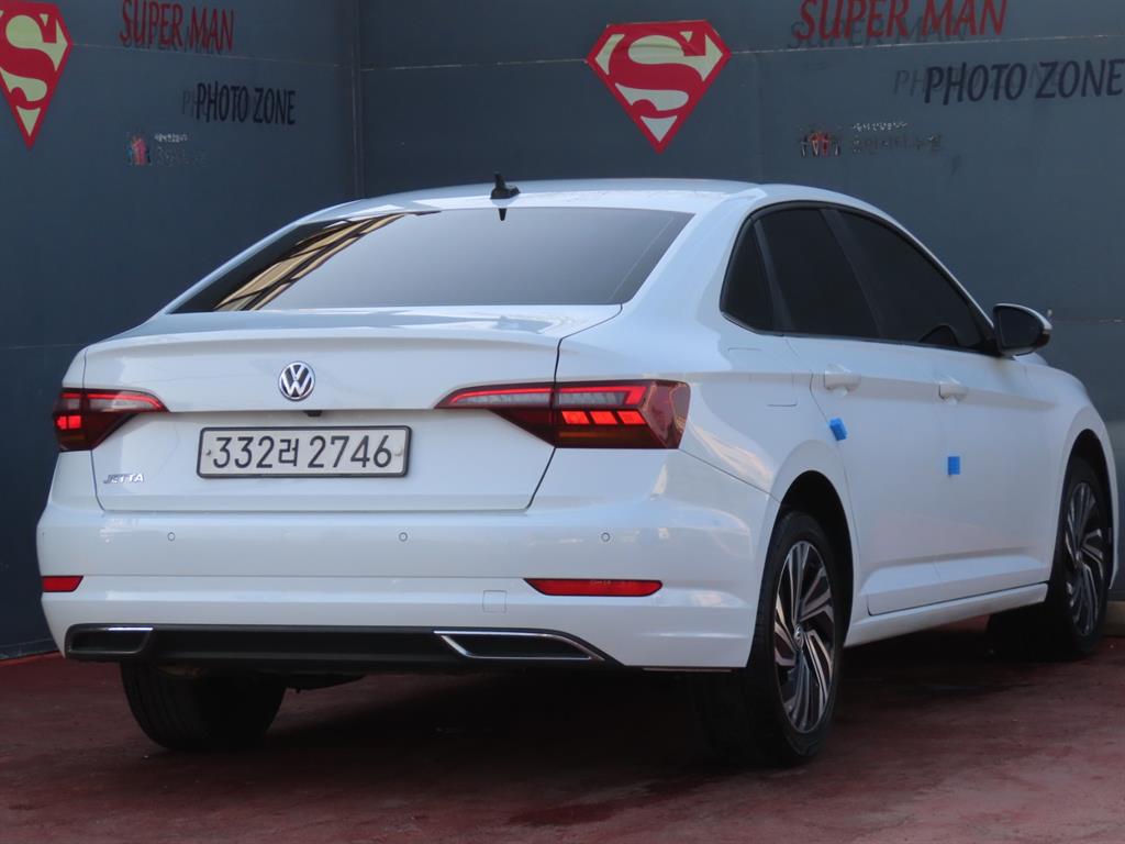Volkswagen Jetta - Vista 5
