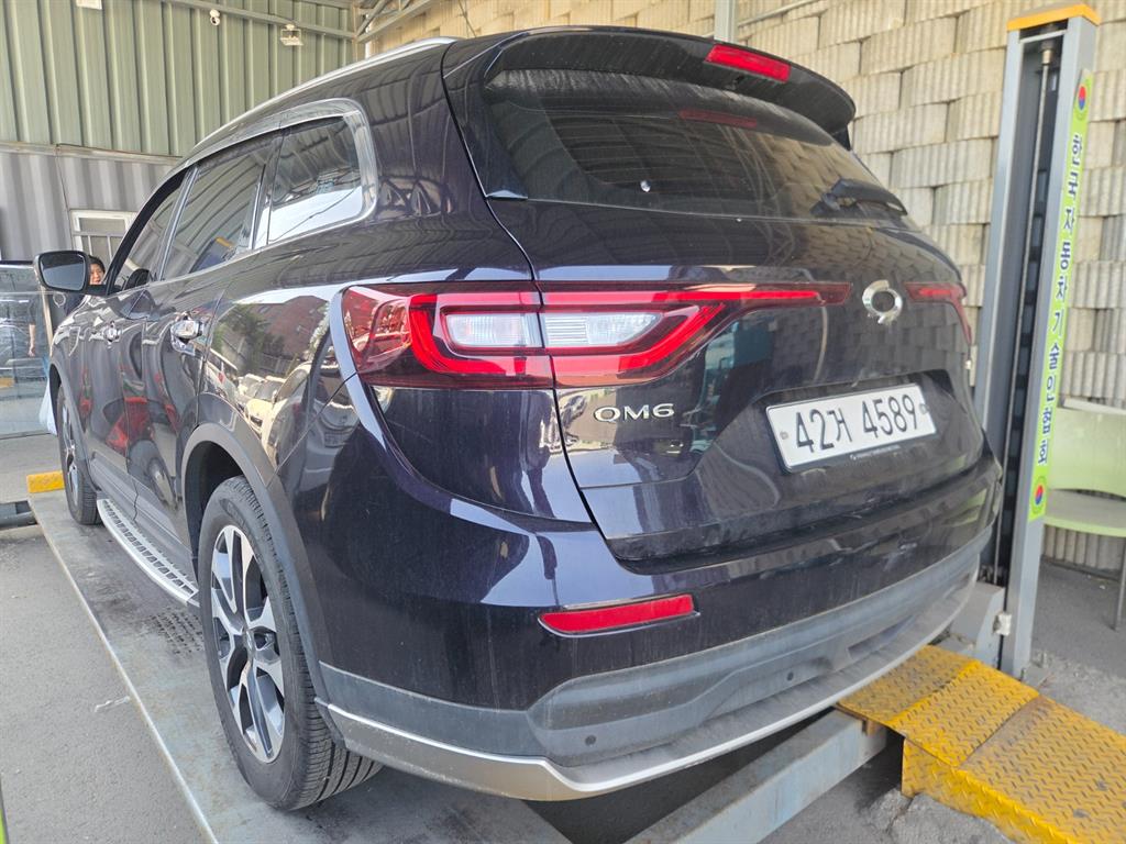 SAMSUNG QM6 - Vista 4