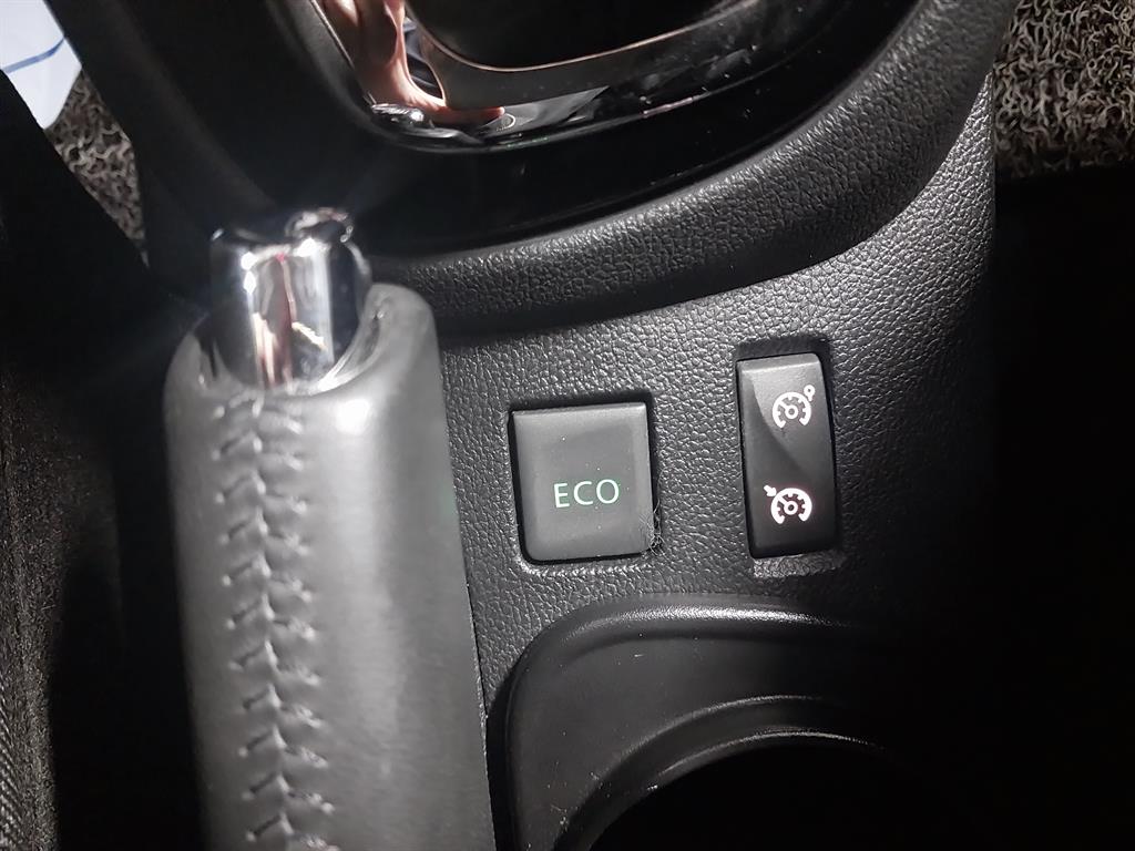 SAMSUNG QM3 - Vista 9