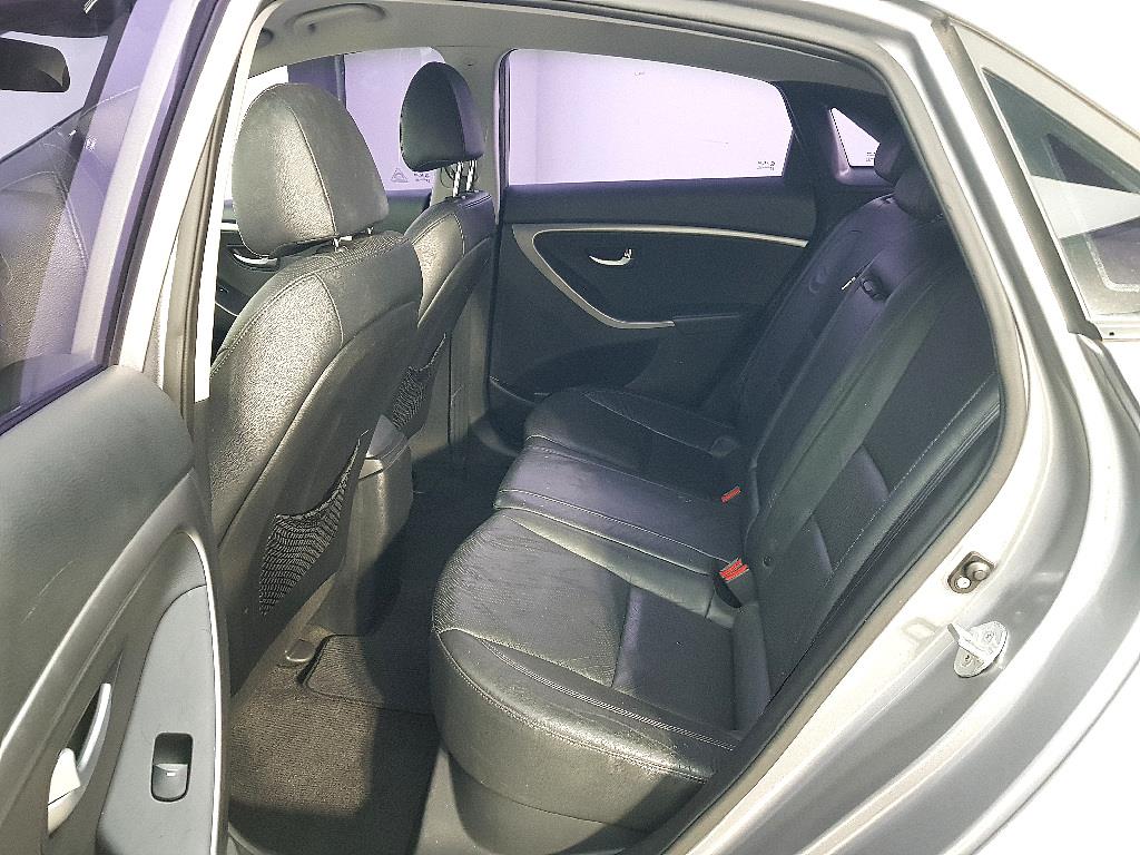 HYUNDAI i30 - Vista 9