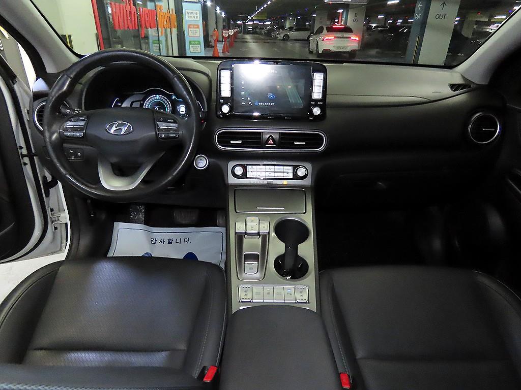 HYUNDAI Kona - Vista 10