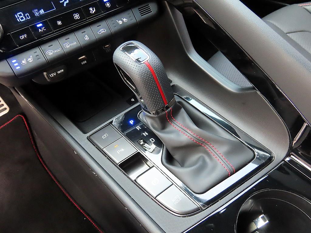 HYUNDAI Avante - Vista 10