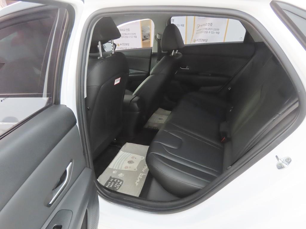 HYUNDAI Avante - Vista 6