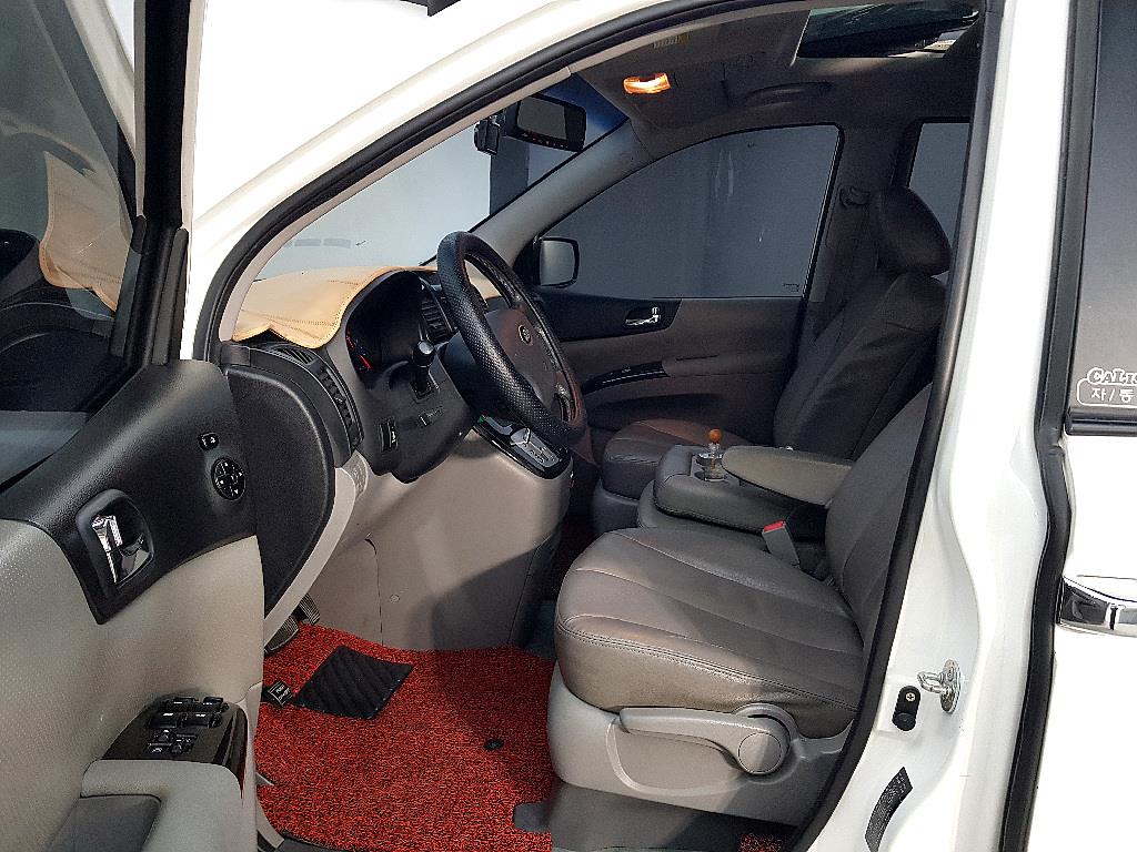 KIA Carnival - Vista 8