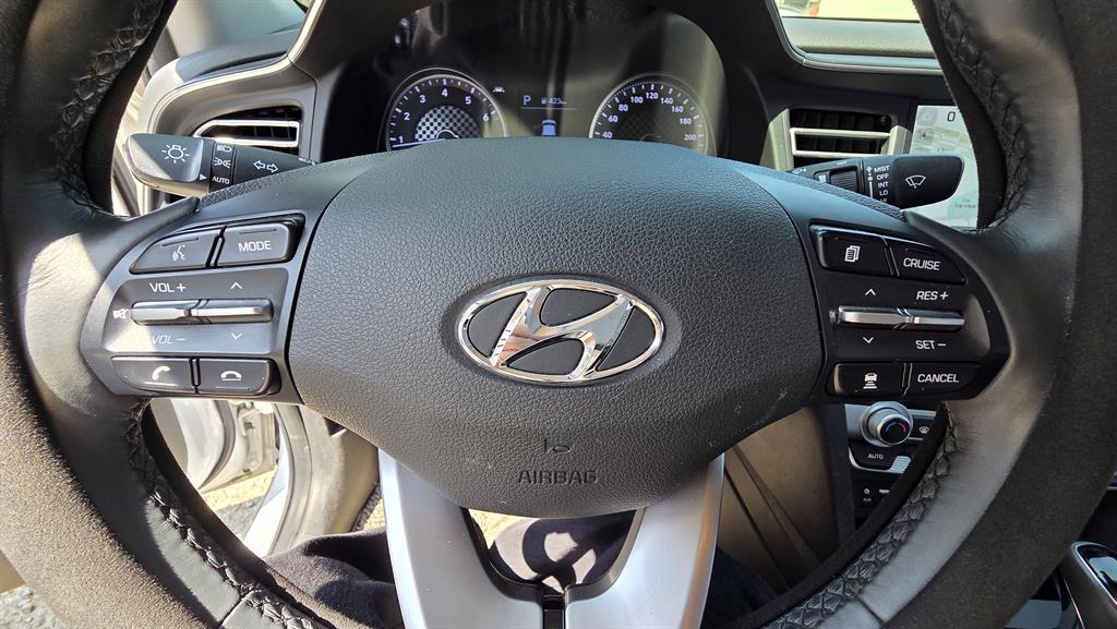 HYUNDAI Avante - Vista 11