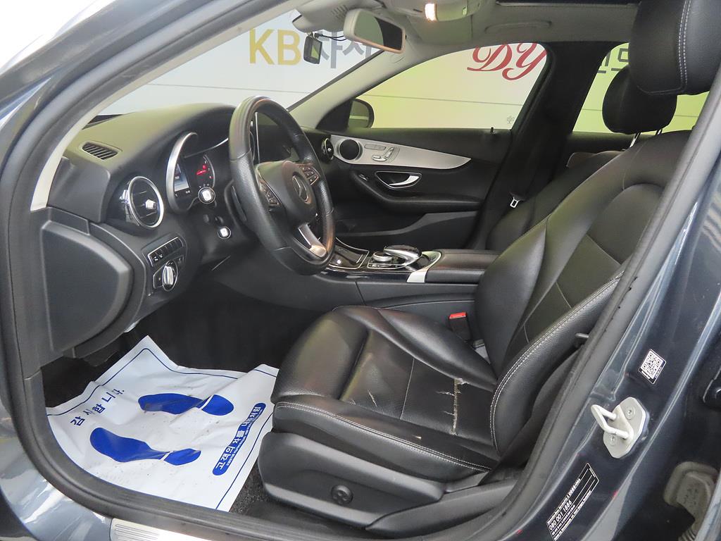 Mercedes Benz C Class - Vista 5