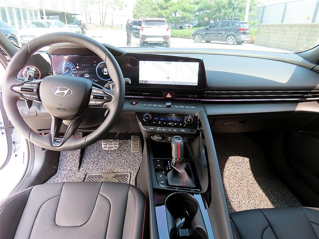 HYUNDAI Avante - Vista 7