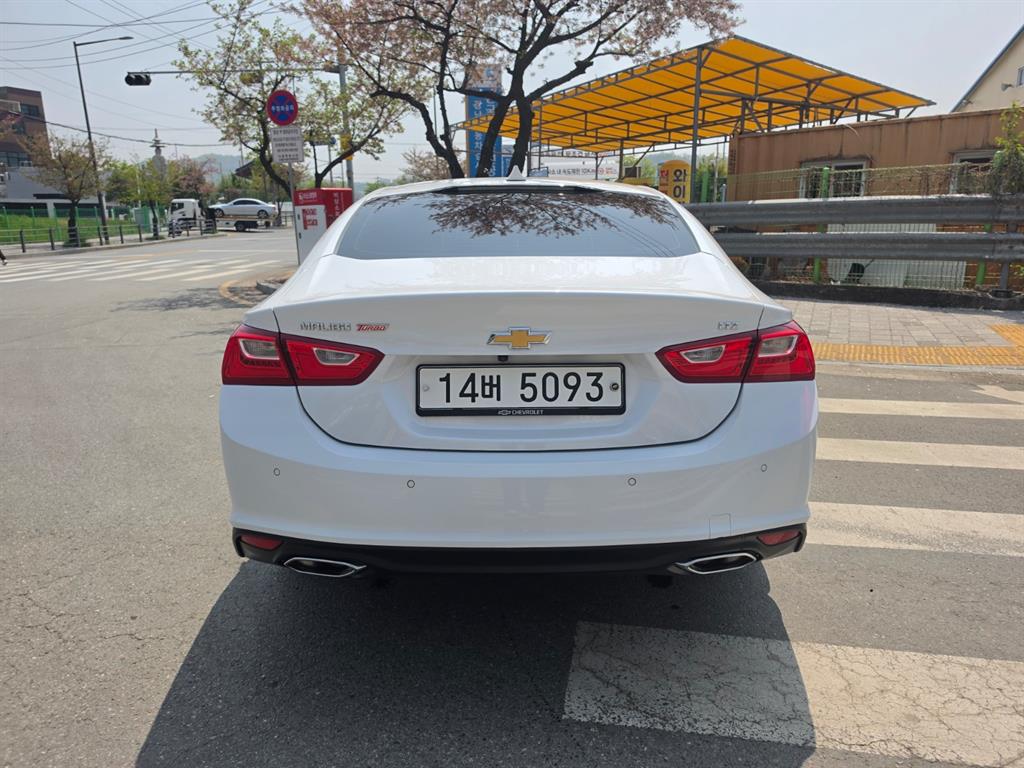 Chevrolet Malibu - Vista 5