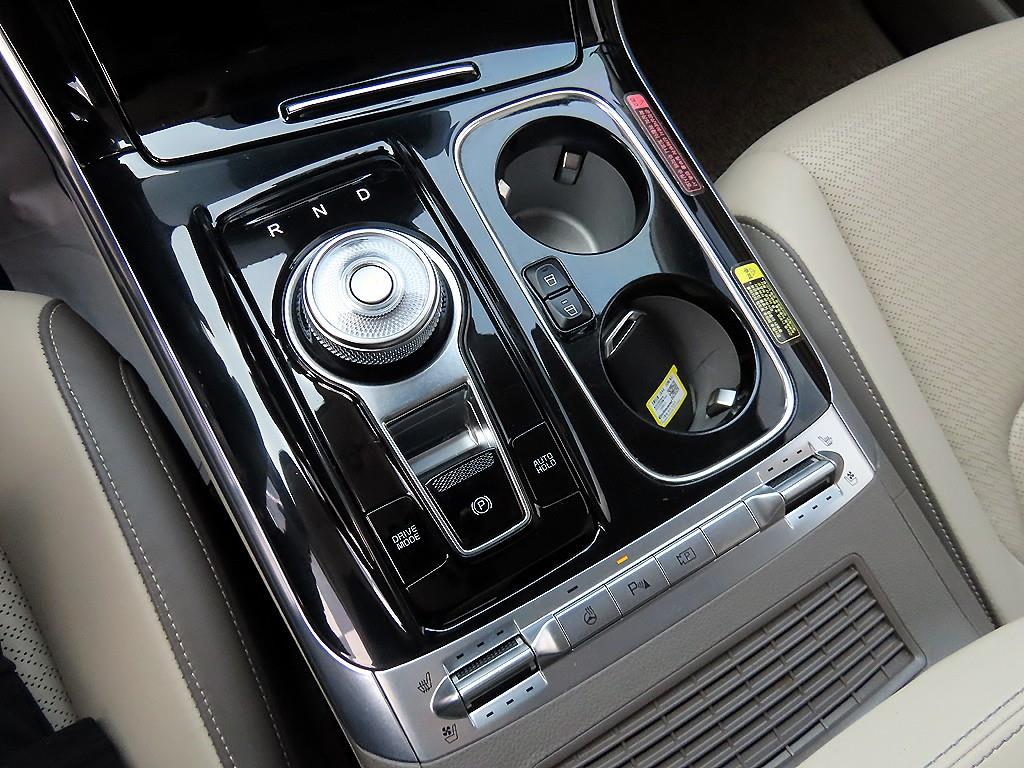 KIA Carnival - Vista 11