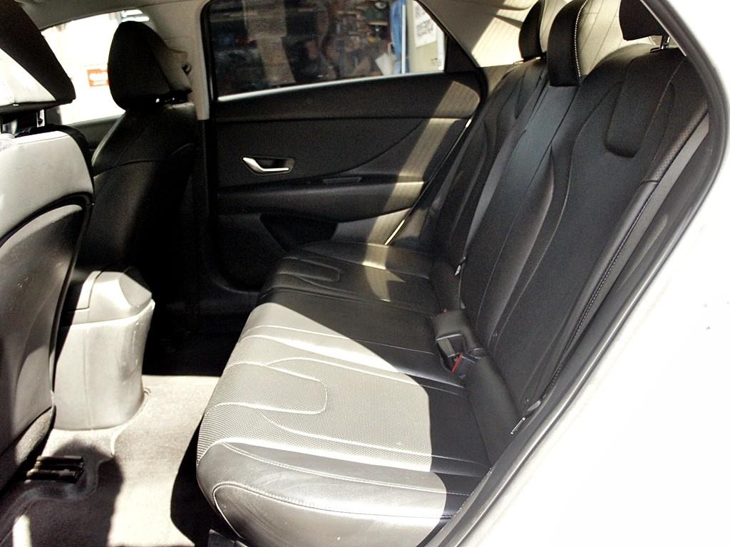 HYUNDAI Avante - Vista 11