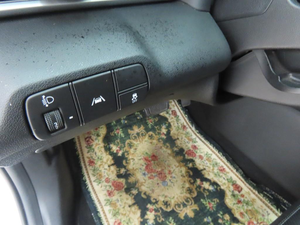 HYUNDAI Avante - Vista 10