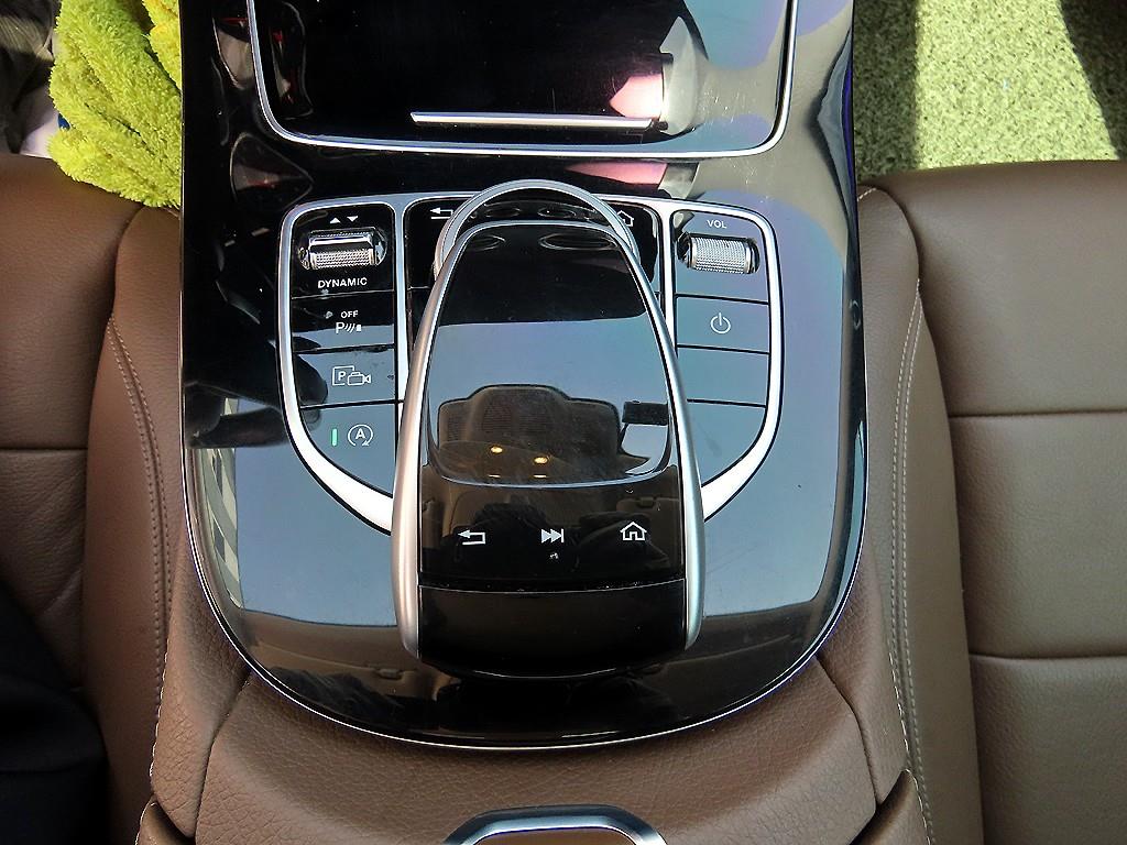 Mercedes Benz E class - Vista 12