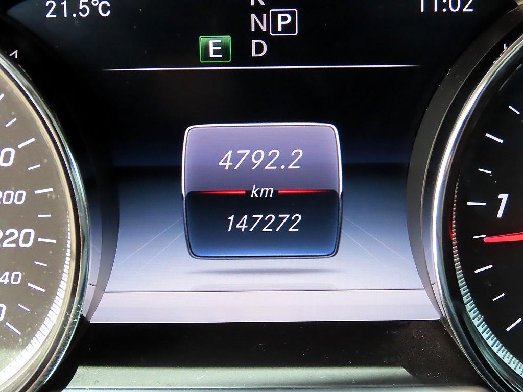 Mercedes Benz E class - Vista 9