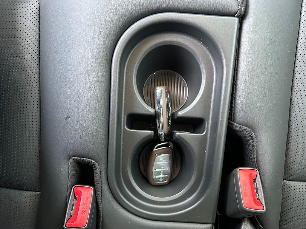 HYUNDAI Casper - Vista 12