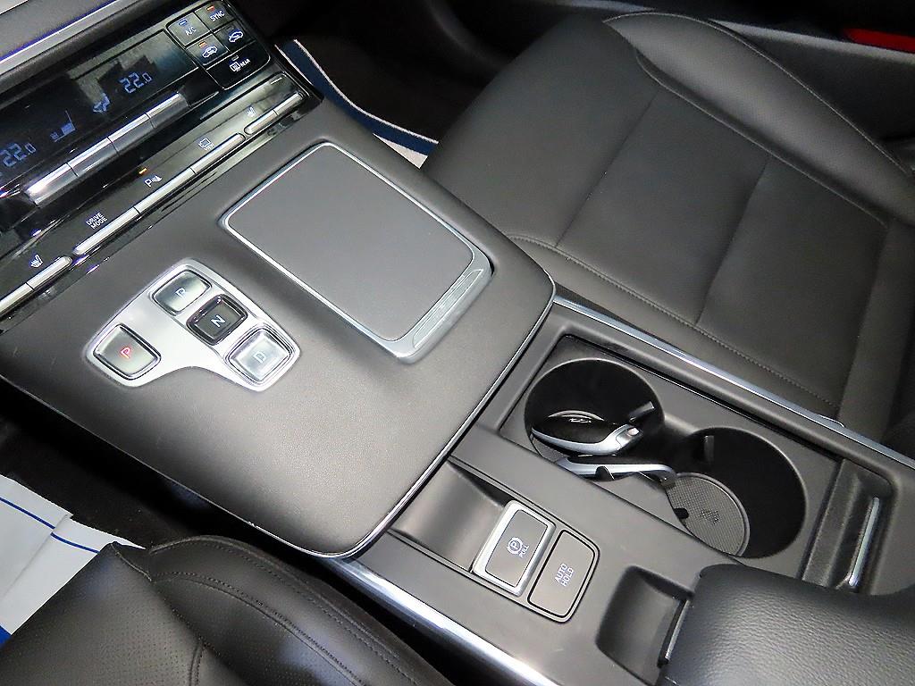 HYUNDAI Grandeur - Vista 12