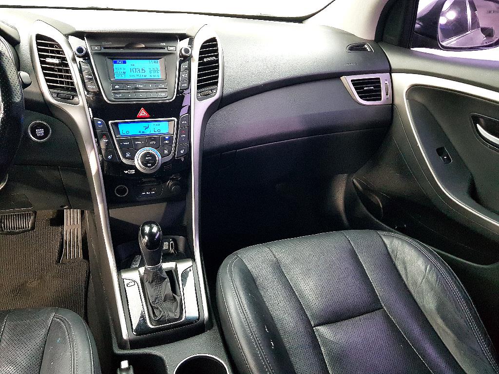 HYUNDAI i30 - Vista 10