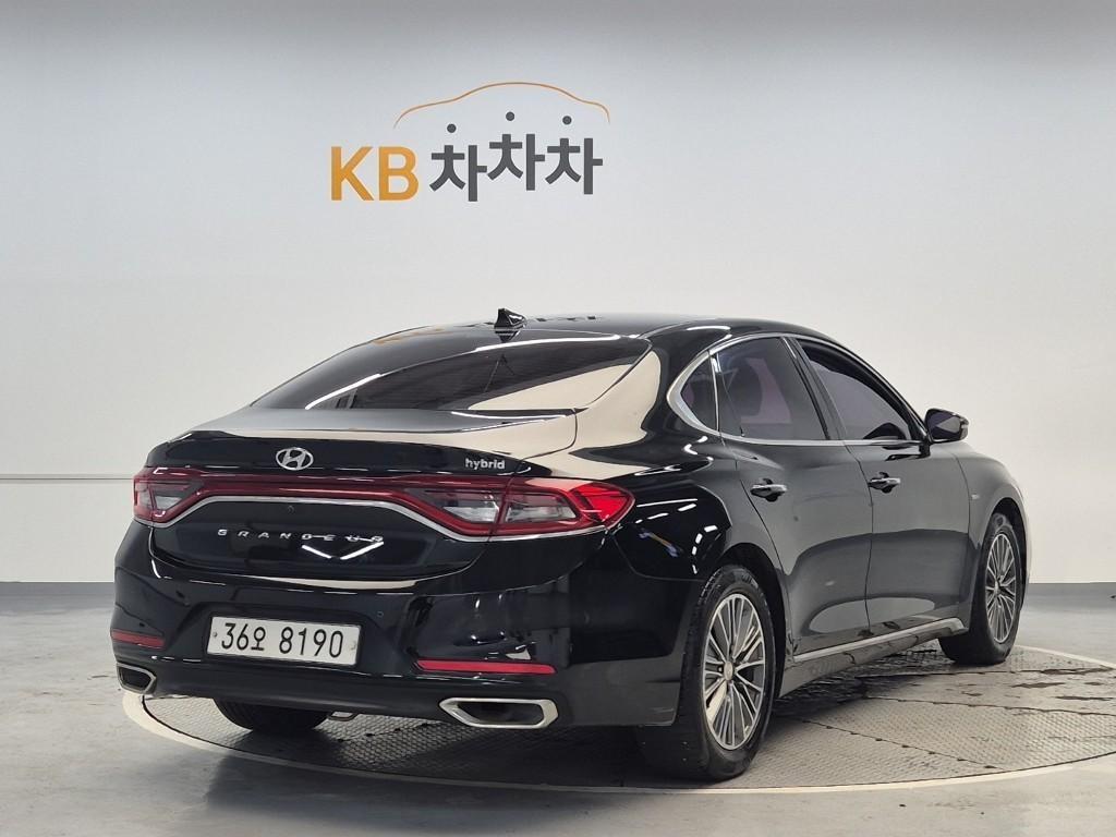 HYUNDAI Grandeur - Vista 3
