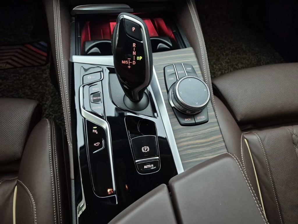 BMW 5 Series - Vista 8