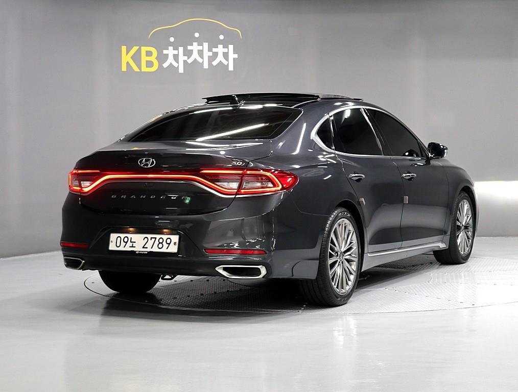 HYUNDAI Grandeur - Vista 3