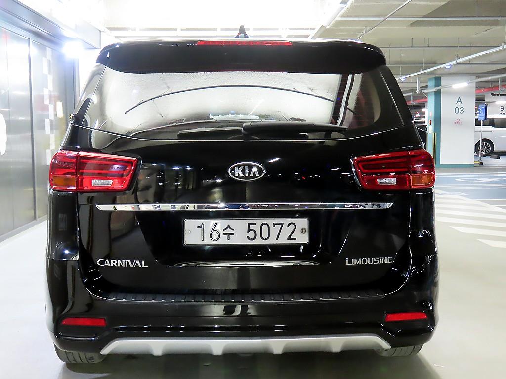 KIA Carnival - Vista 5