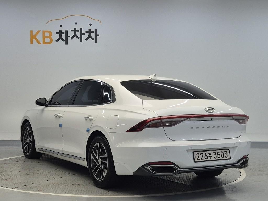 HYUNDAI Grandeur - Vista 2