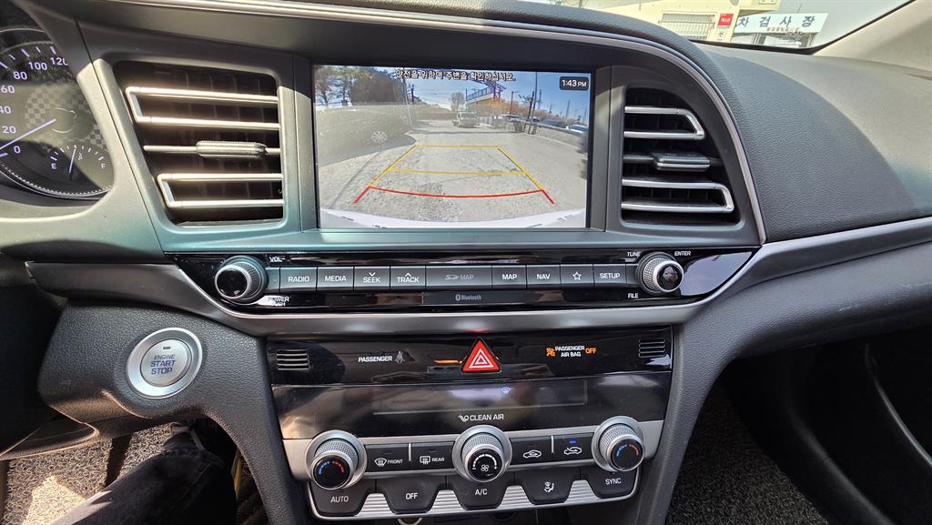 HYUNDAI Avante - Vista 7