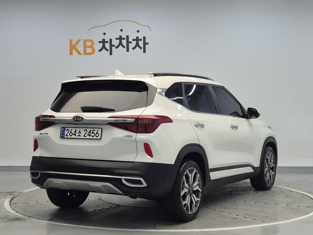 KIA Seltos - Vista 4