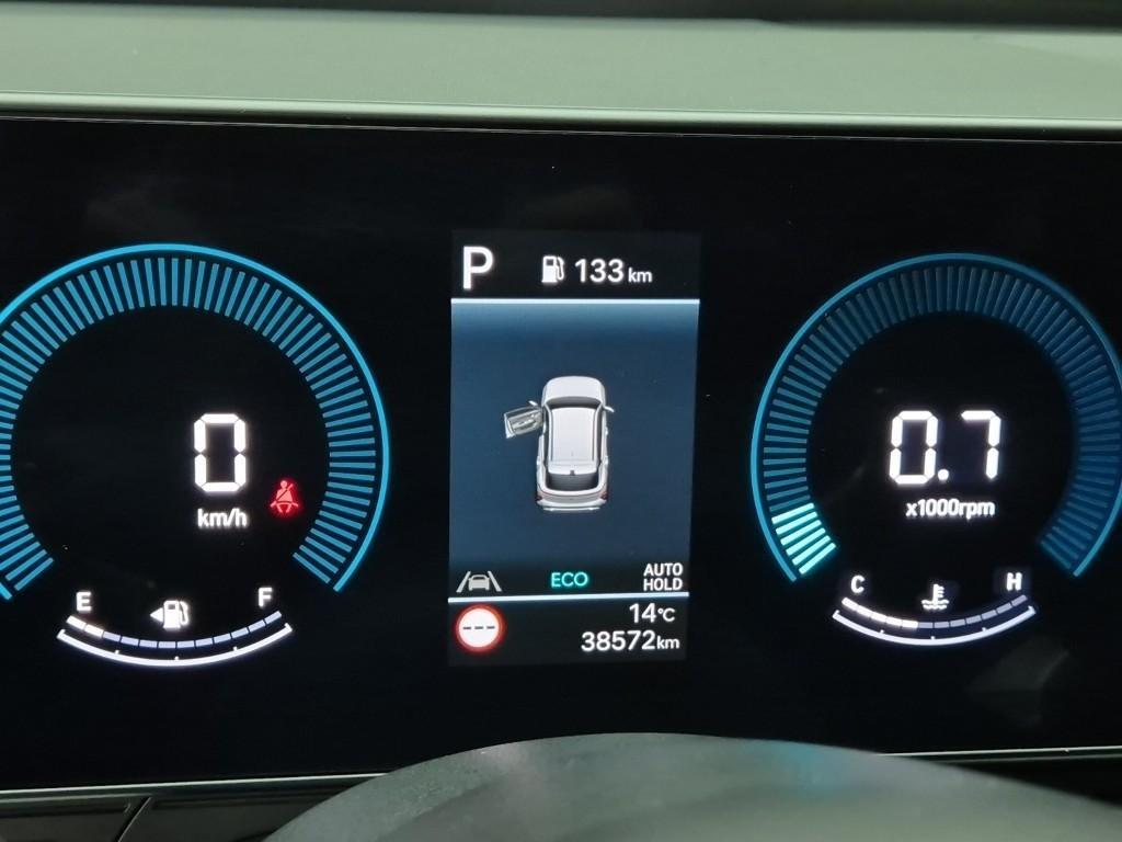 HYUNDAI Kona - Vista 6