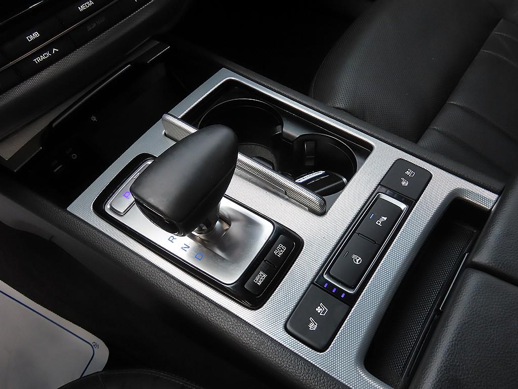 Genesis G80 - Vista 10