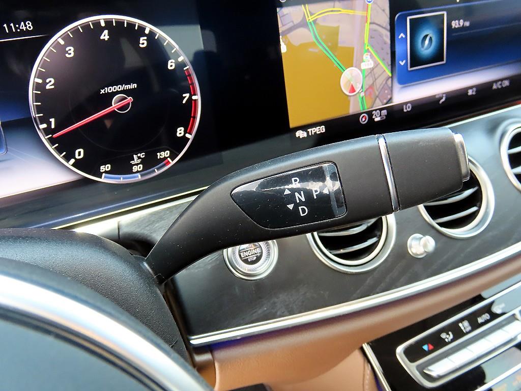 Mercedes Benz E class - Vista 11