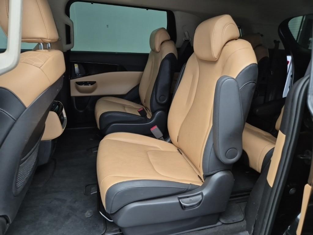 KIA Carnival - Vista 12