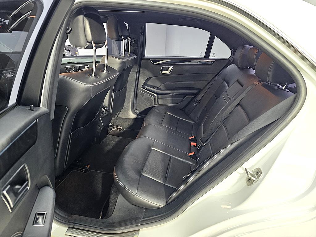 Mercedes Benz E class - Vista 9