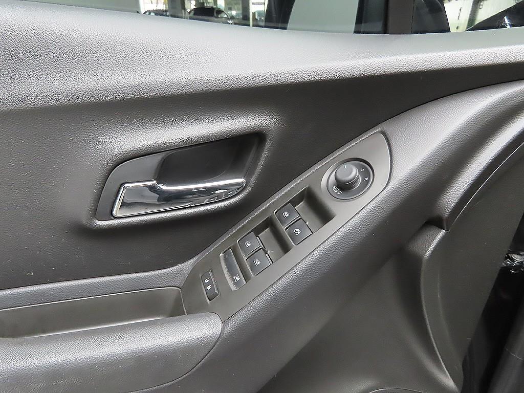 Chevrolet Trax 2018 Negro - Importación desde Corea - HF Imports Iquique - Foto 12