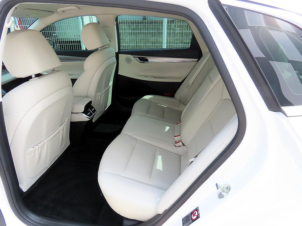 HYUNDAI Grandeur - Vista 6