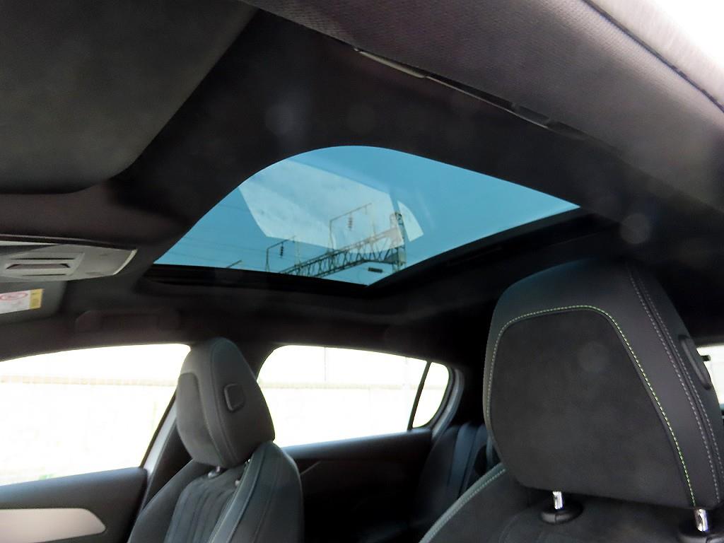 Peugeot 308 2022 Blanco - Importación desde Corea - HF Imports Iquique - Foto 17