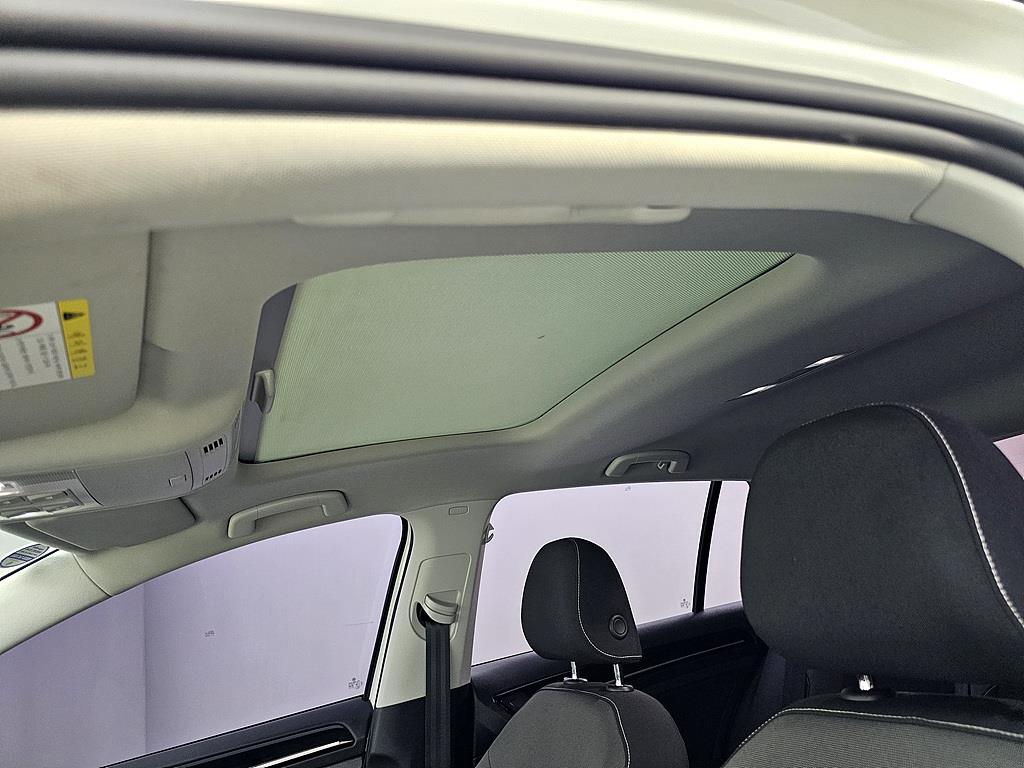 Volkswagen Golf - Vista 12