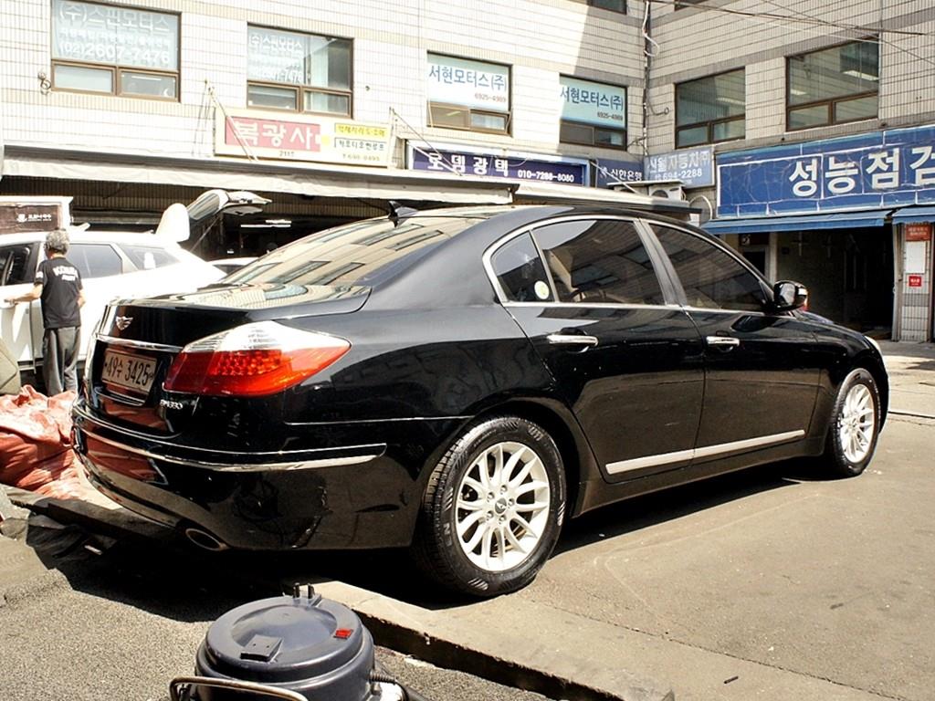 HYUNDAI Genesis - Vista 7