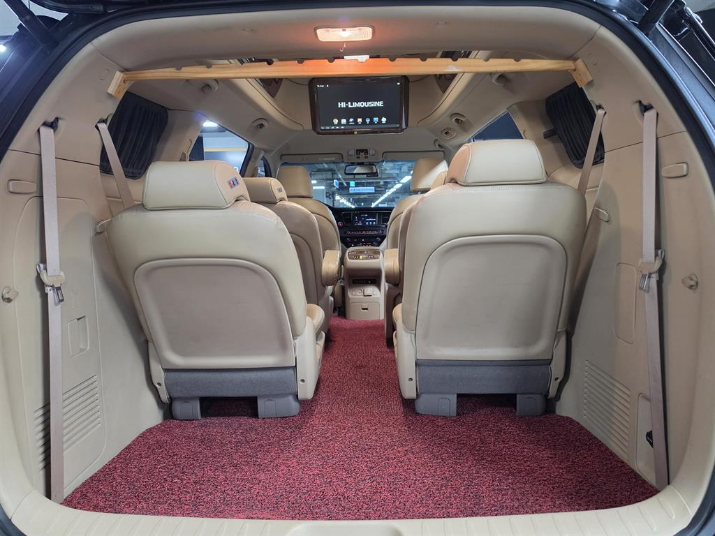 KIA Carnival - Vista 10