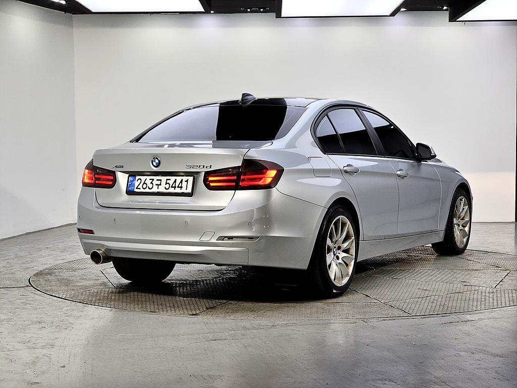 BMW 3 series - Vista 4
