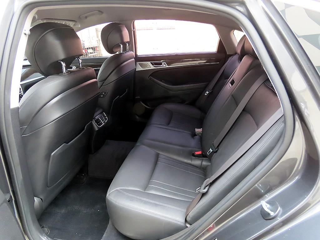 Genesis G80 - Vista 6