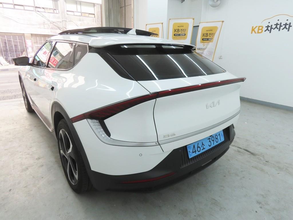 KIA EV6 - Vista 4