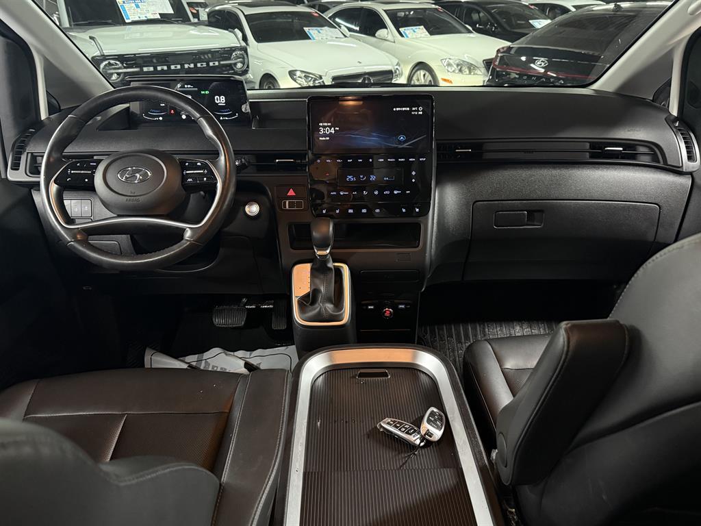 HYUNDAI Staria - Vista 8