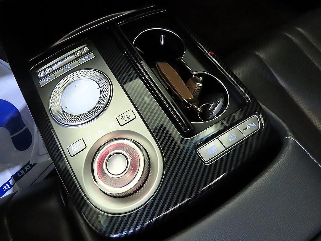 Genesis G80 - Vista 12